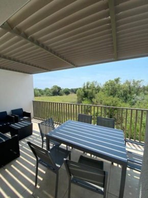 Apt clim 4 p clim avec piscine et parking 400 m plages- V0775